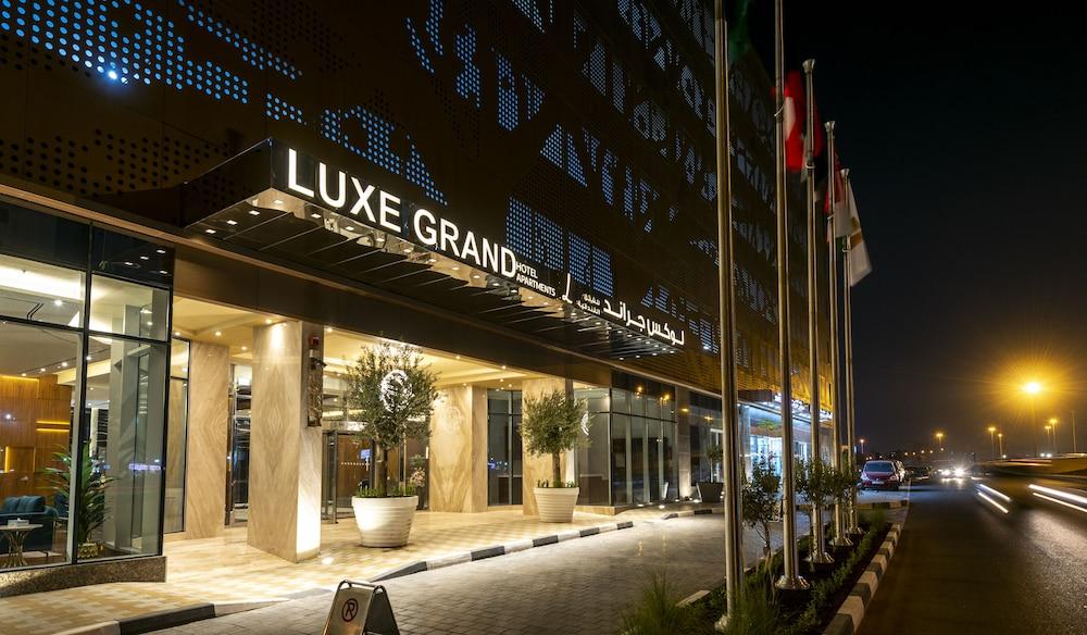 Luxe Grand Hotel Apartments - null
