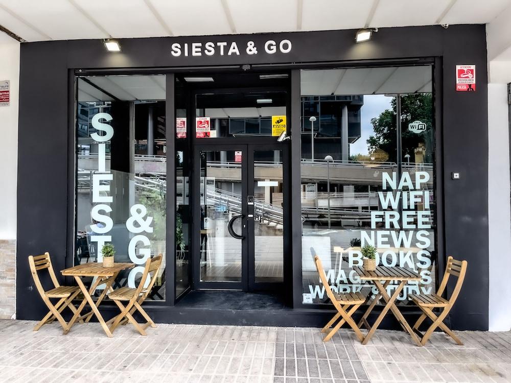 Siesta & Go - Hostel - Featured Image