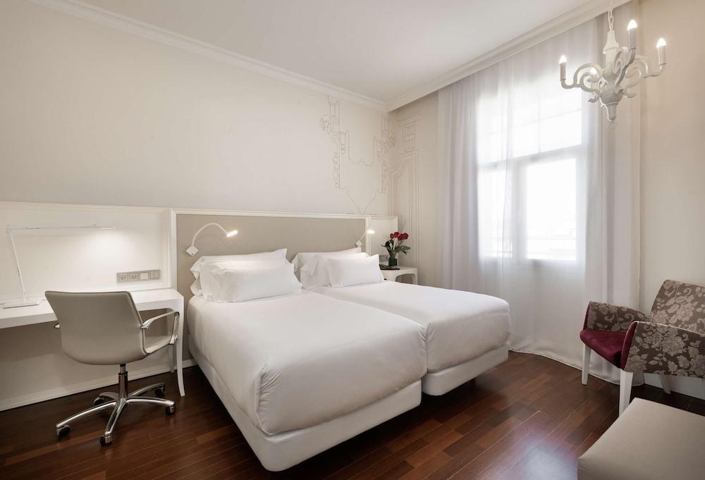 NH Collection Madrid Abascal - Room