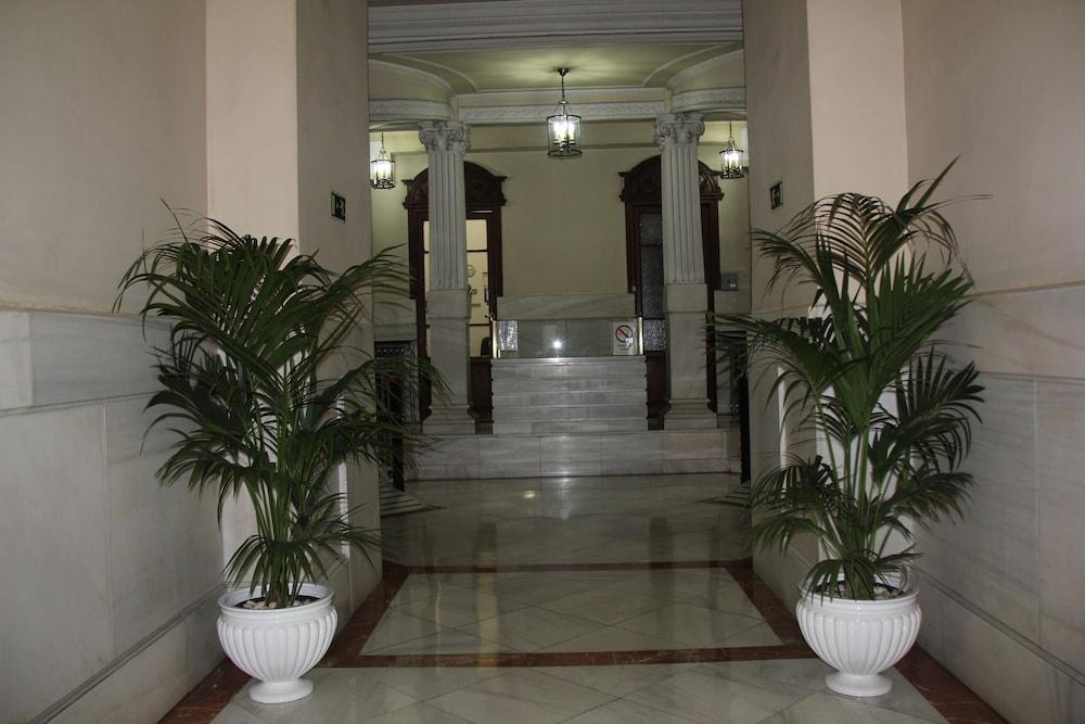 Hostal Splendid - Interior Entrance