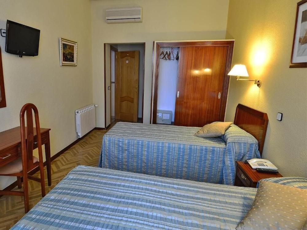 Hostal Sardinero - Room