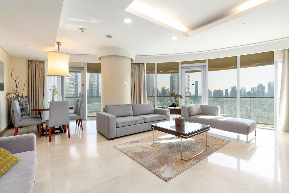 سوبر هوست - شقة فاخرة من غرفتي نوم | بإطلالة على البرج | فندق العنوان دبي مول - Featured Image