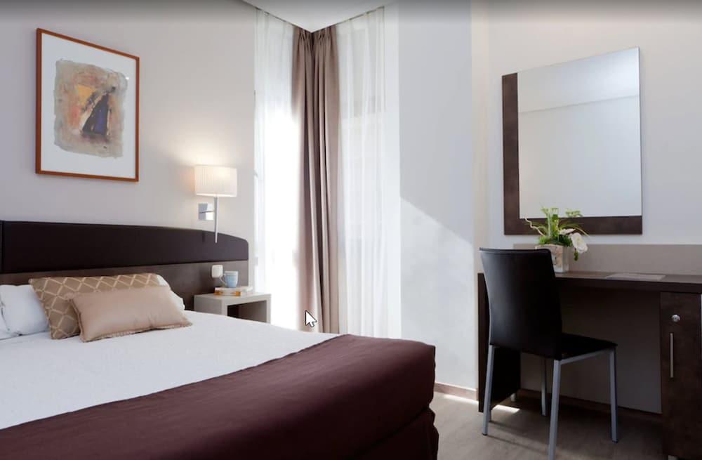 Hotel Villamadrid - Featured Image