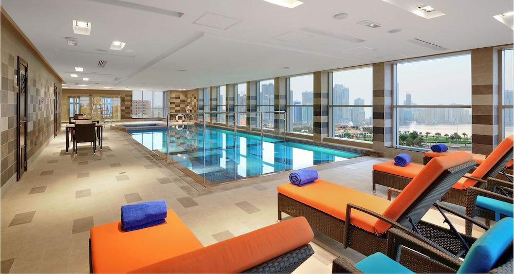 المجاز بريمير للشقق الفندقية - Indoor Pool