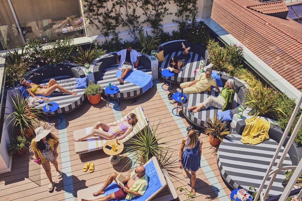 The Social Hub Madrid - Rooftop Pool