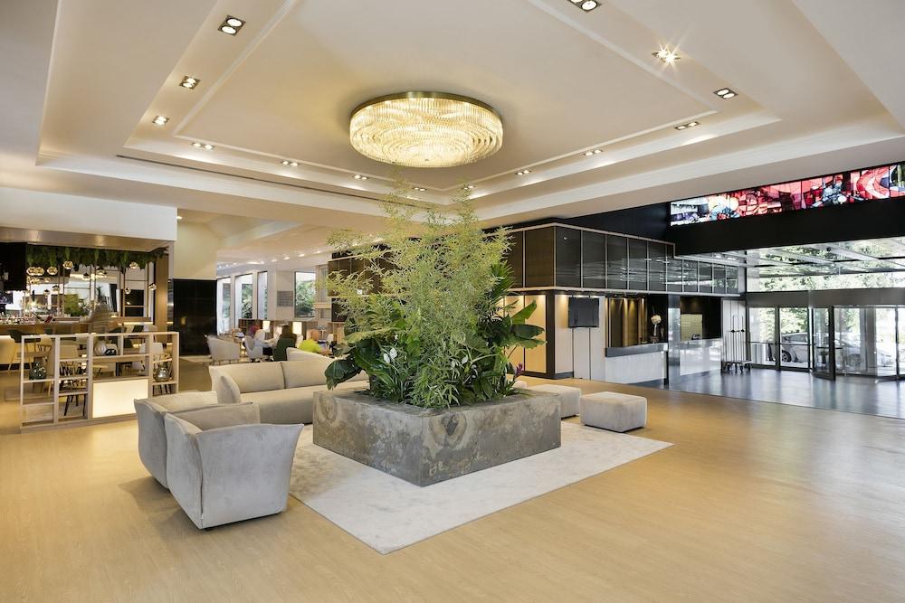 Melia Barajas - Lobby Lounge