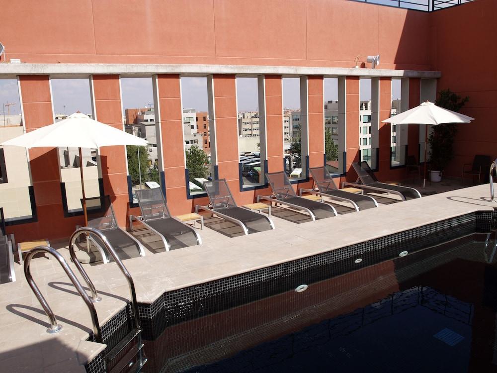 Eco Alcala Suites - Pool