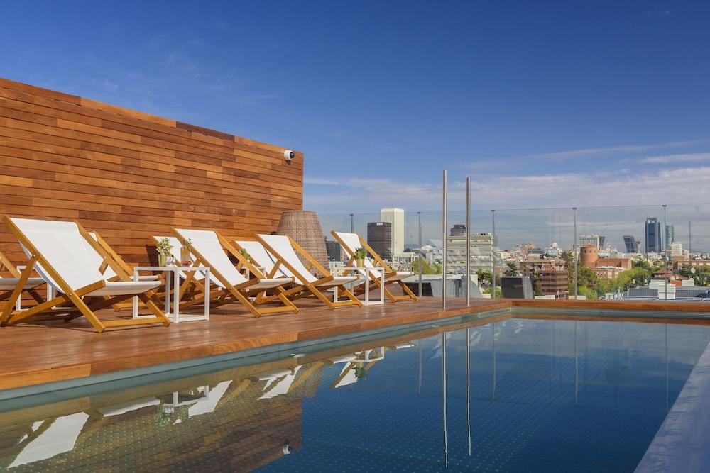 Melia Madrid Serrano - Rooftop Pool