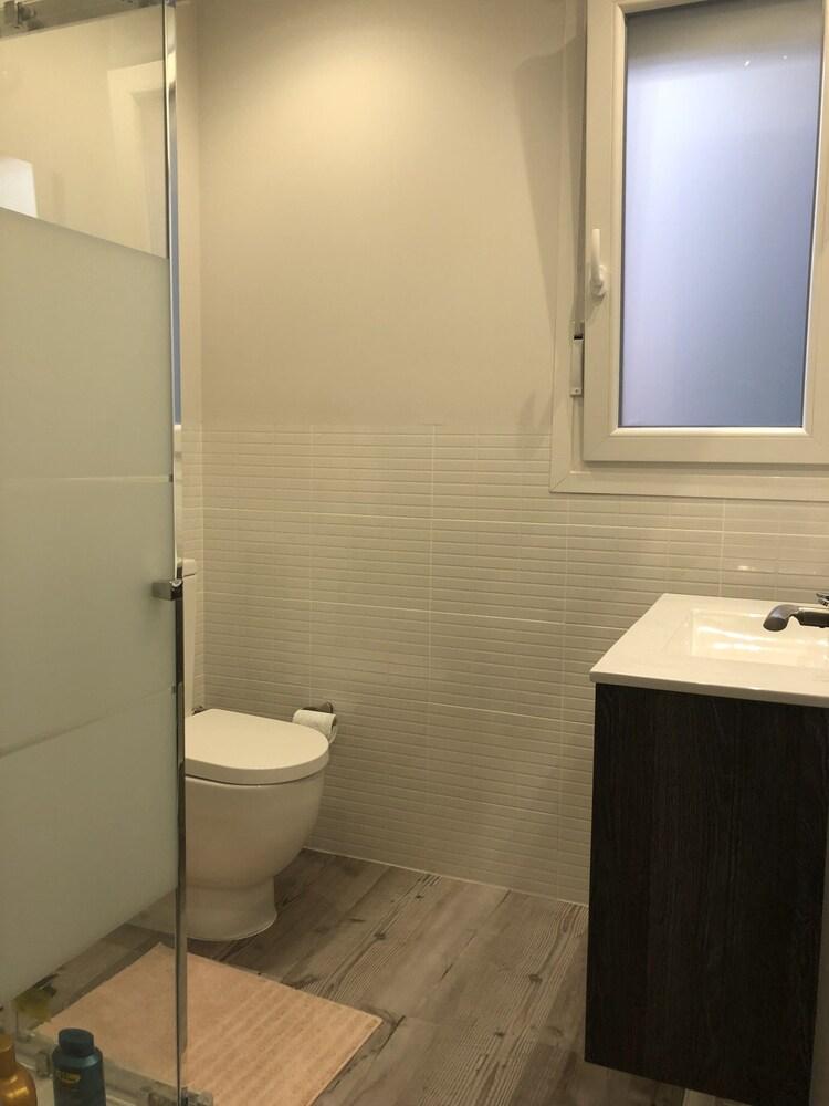 Apartamentos Metropolitano en Madrid - Bathroom