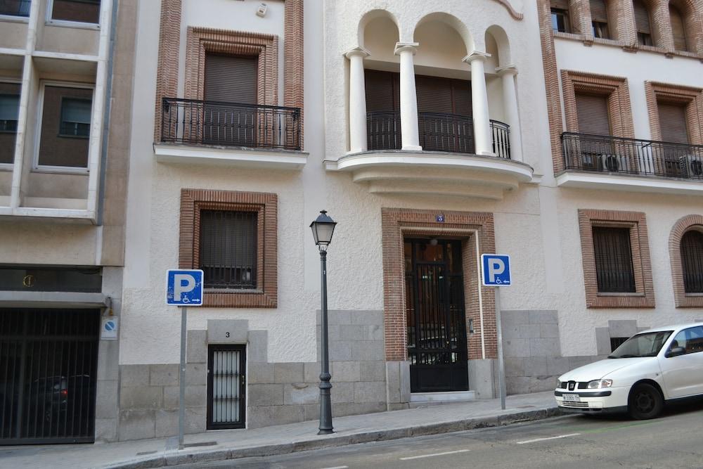 El Hogar Del Prado - Front of Property