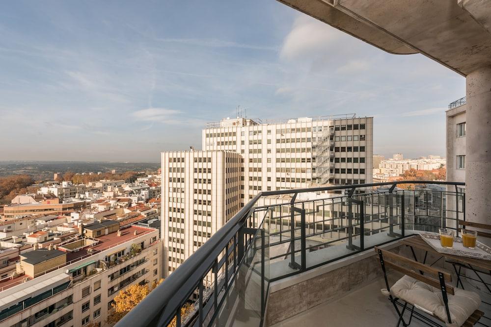 Torre de Madrid Boutique - MADFlats Collection - Balcony