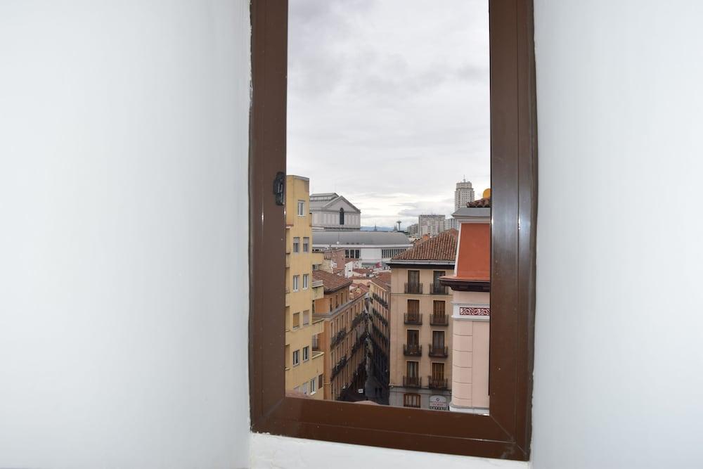 Madrid Suites Sol - View from Room