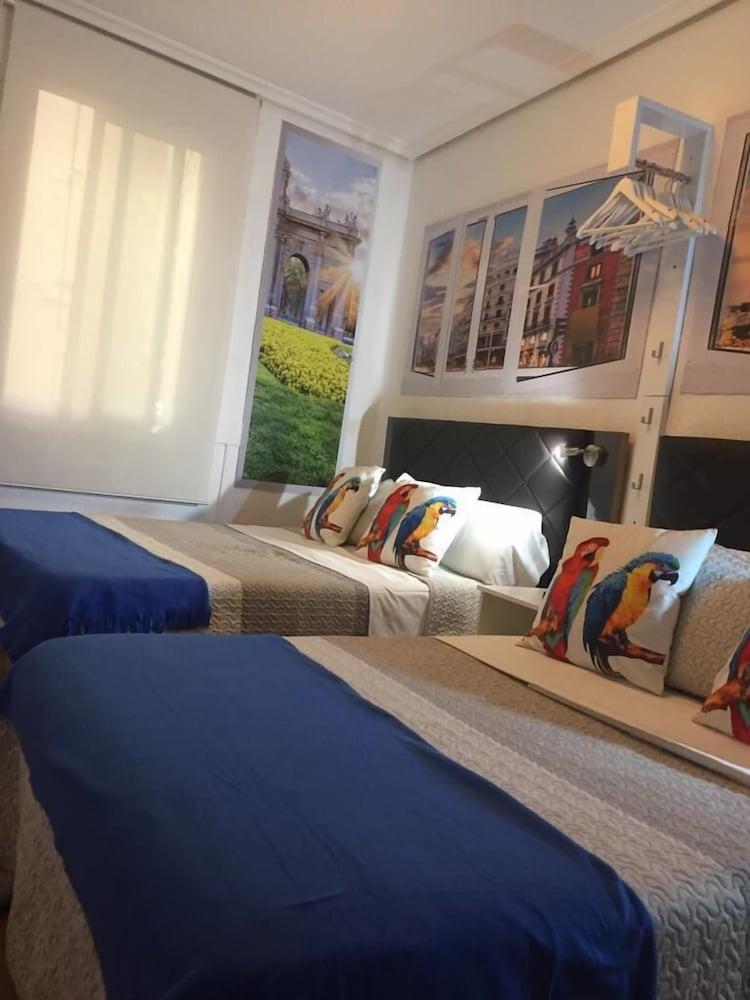 Chueca Gran Via Apartaments - Room