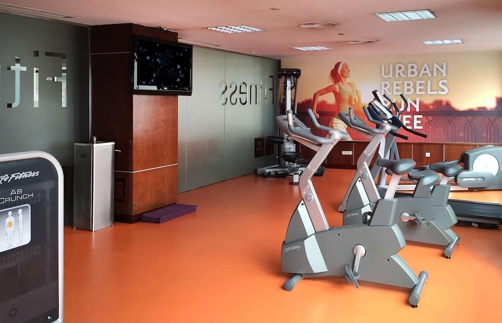 Hotel Madrid Centro Affiliated by Meliá - Fitness Facility