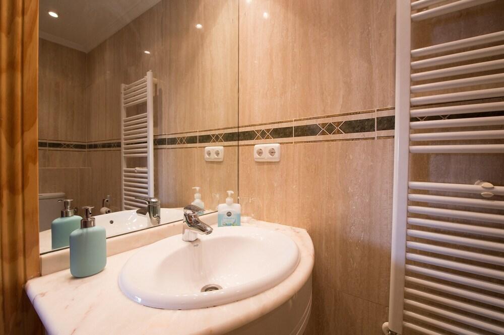 Coqueto Apartamento Bravo Murillo - Bathroom Sink