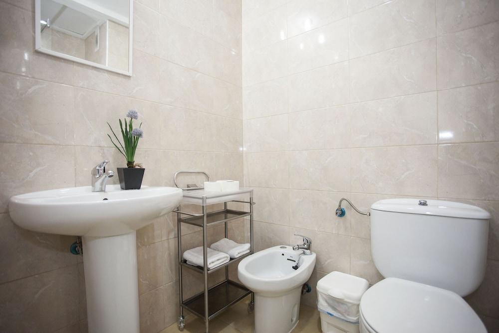 Apartamentos Fuencarral 50 - Bathroom