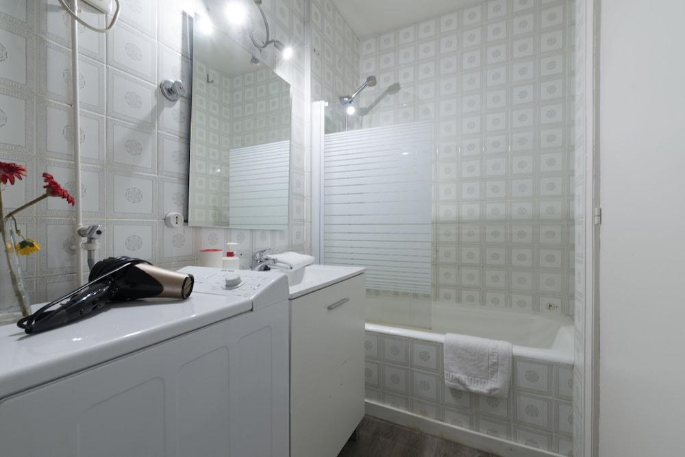Apartamentos Arguelles - Bathroom