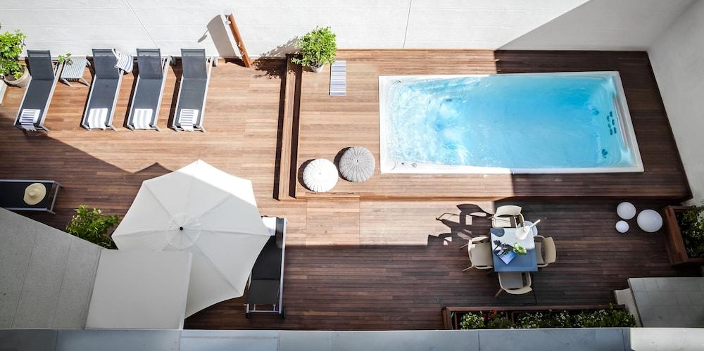 Eric Vökel Boutique Apartments - Atocha Suites - Outdoor Pool
