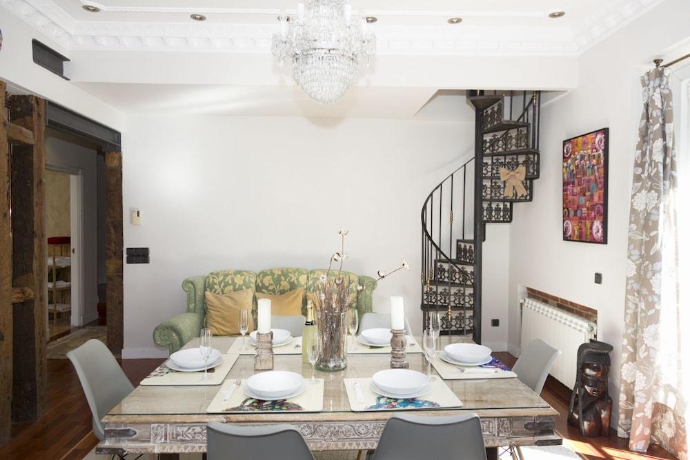 Oshun Puerta del Sol Deluxe - In-Room Dining