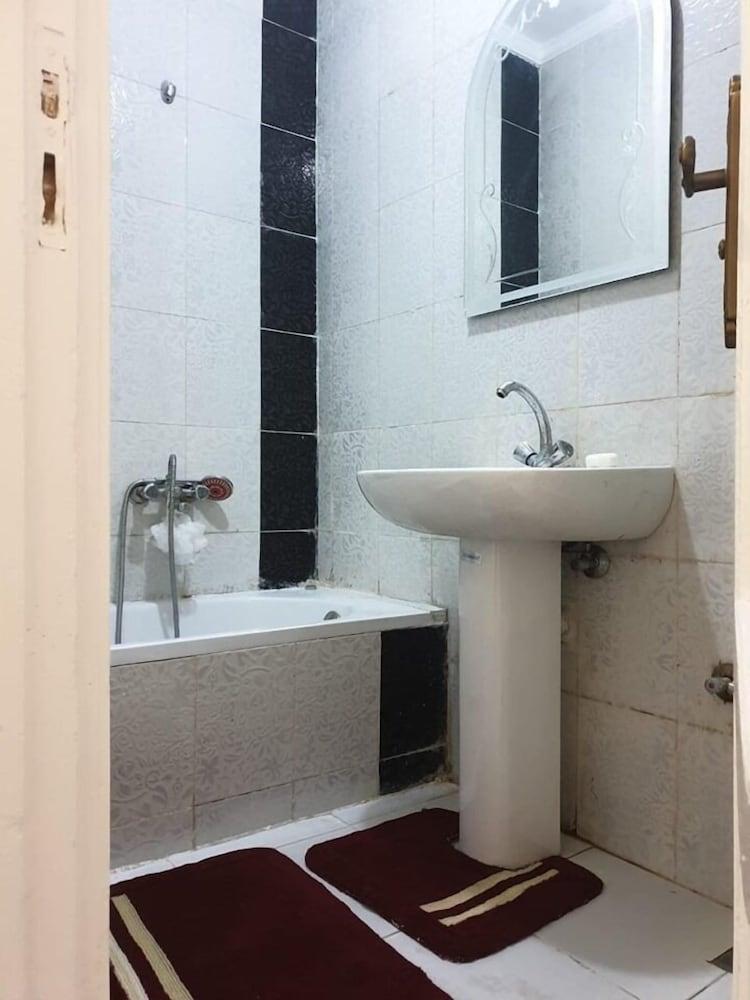 شقة ستانلي بإطلالة أمامية على البحر - Bathroom