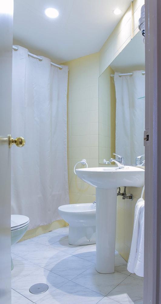 Apartamentos Tribunal - Bathroom