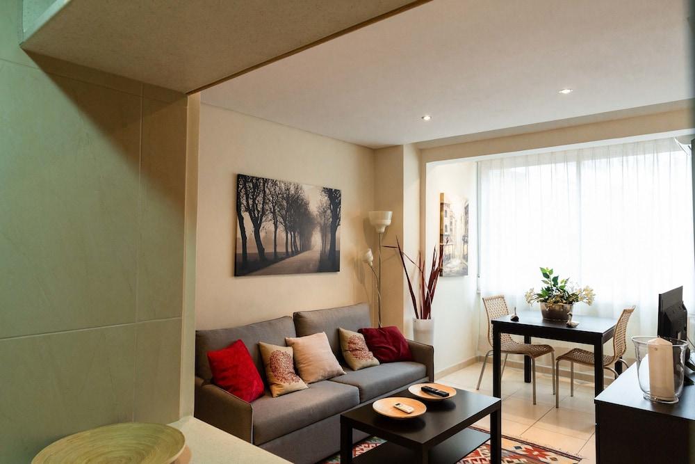 Apartamentos Duque II - Living Room