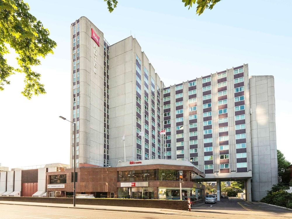 ibis London Earls Court - Featured Image