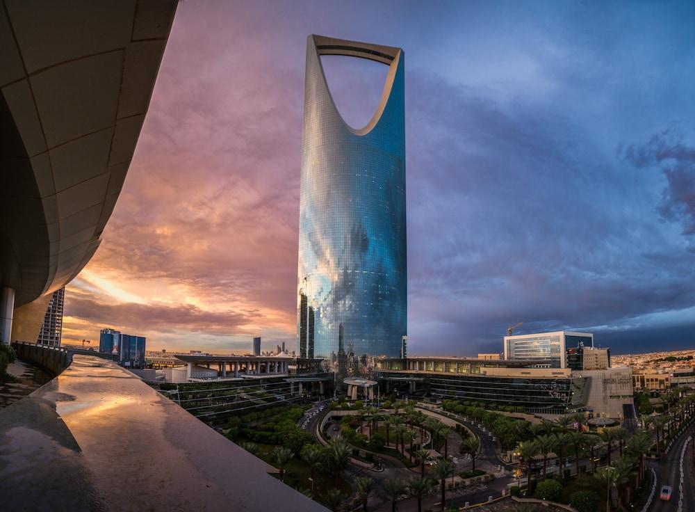 Four Seasons Hotel Riyadh - Featured Image