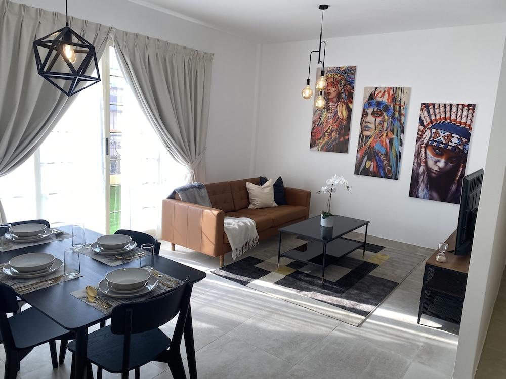 Luxury One Bed Apartment in Heart of Dubai - Featured Image