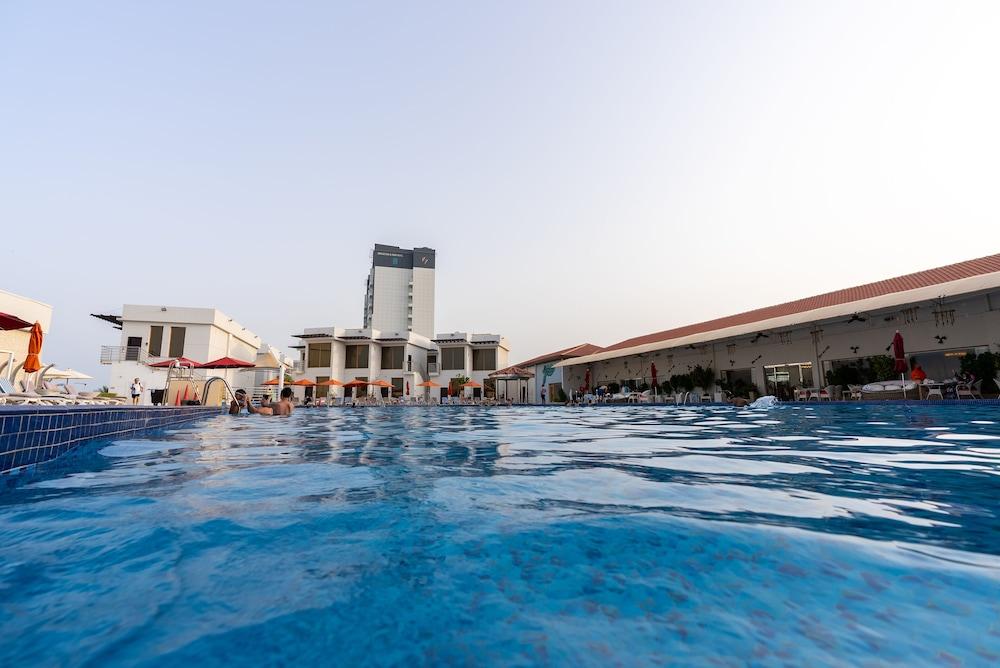 Mirage Bab Al Bahr Beach Resort - Exterior