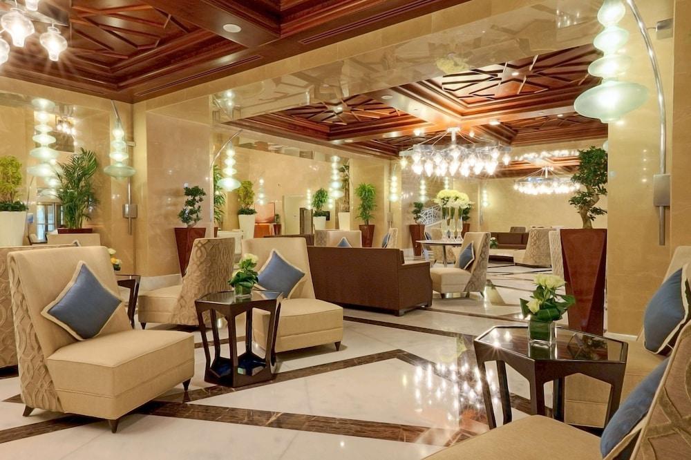 Hilton Suites Makkah - Lobby