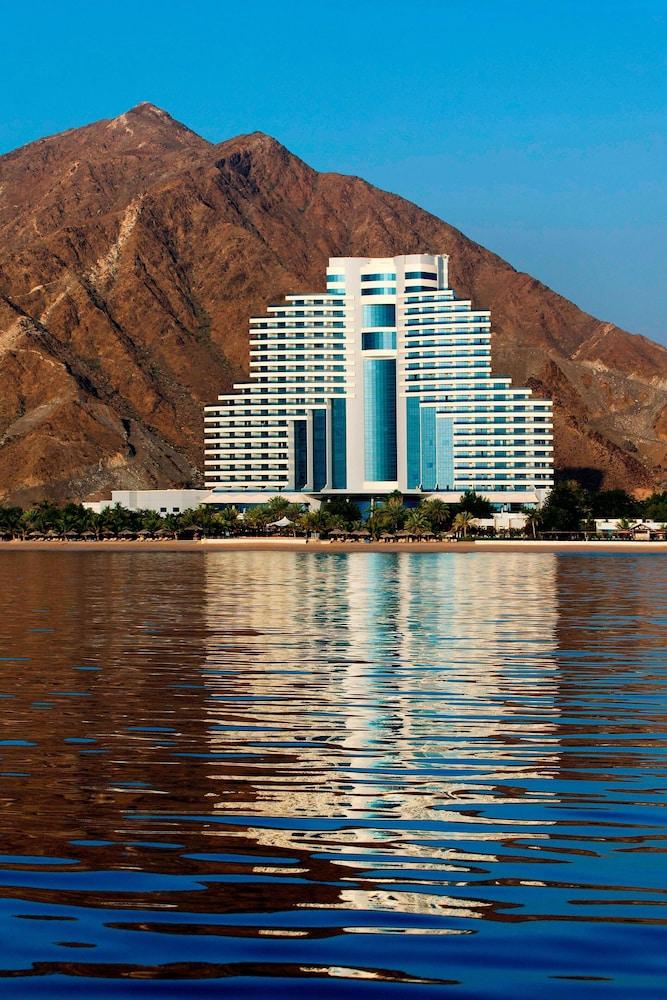 Le Meridien Al Aqah Beach Resort - Exterior