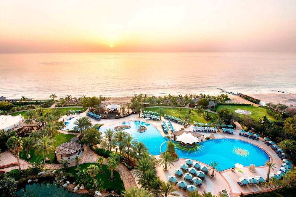 Le Meridien Al Aqah Beach Resort - Featured Image