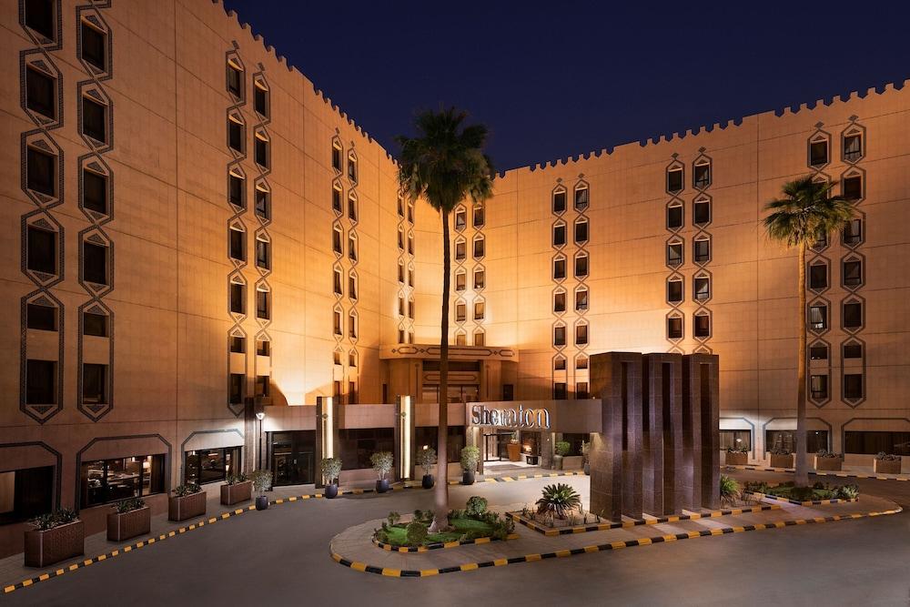 فندق وأبراج شيراتون الرياض - Featured Image
