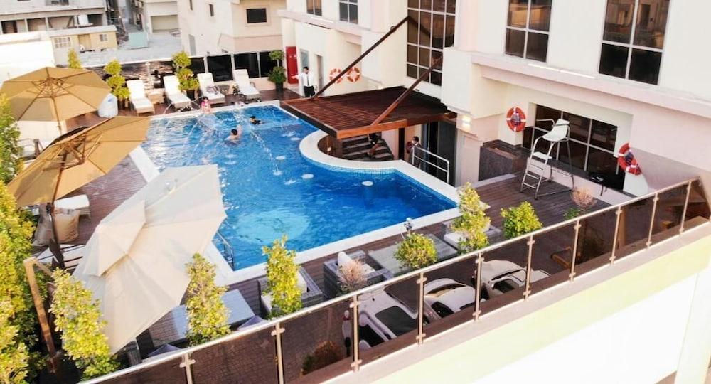 Royal View Hotel - Outdoor Pool