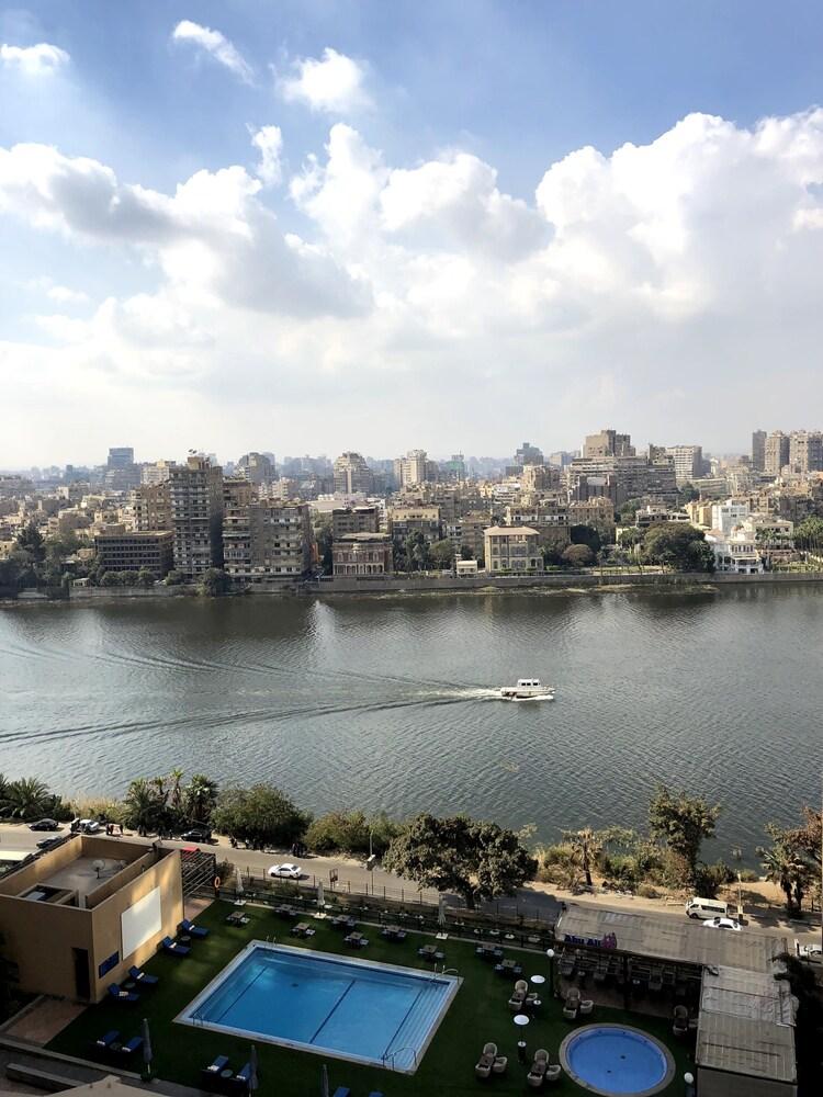 فندق مركز التجارة العالمي، القاهرة للأجنحة الفندقية - Exterior
