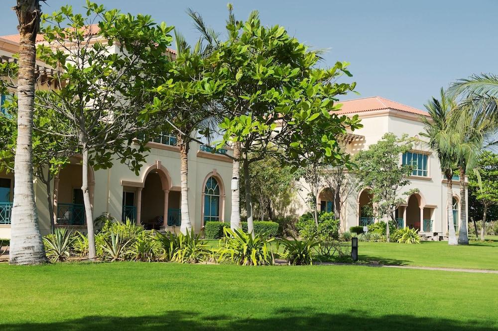 Al Raha Beach Hotel Villas - Property Grounds