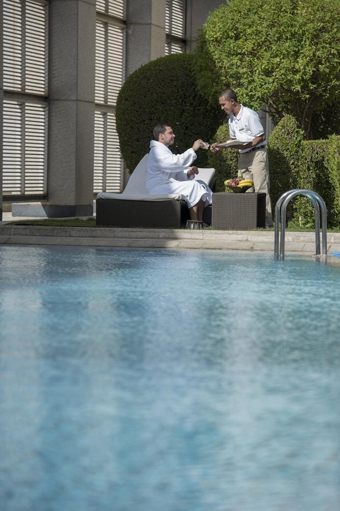 فندق فورسيزونز الرياض - مركز المملكة‎ - Outdoor Pool