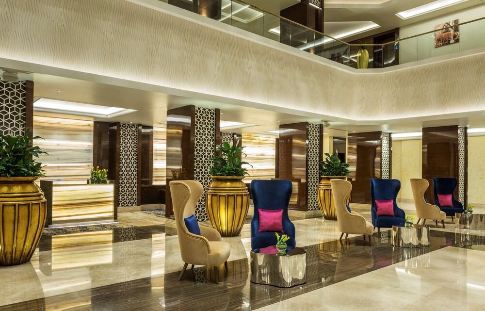 Radisson Blu Hotel, Ajman - Lobby