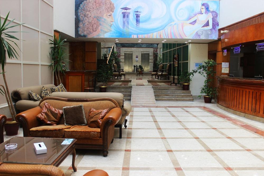Aifu Resort - Lobby Sitting Area