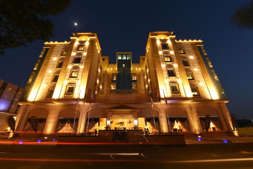 Grand Park Hotel - Featured Image