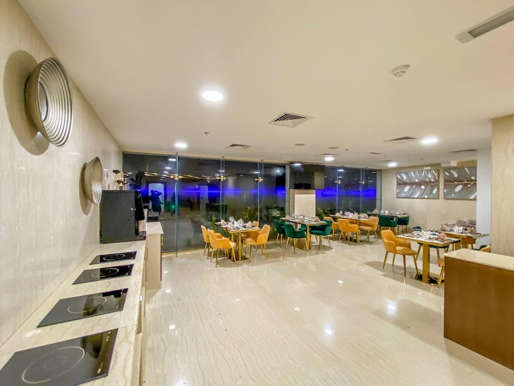 Mirage Bab Al Bahr Beach Hotel - Lobby Lounge