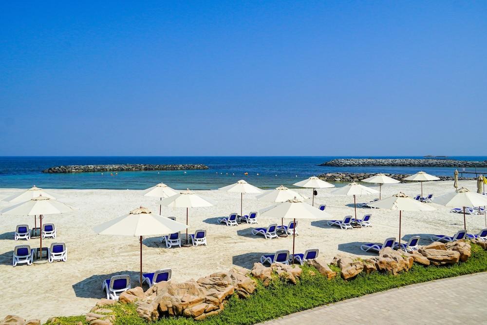 Sheraton Sharjah Beach Resort & Spa - Beach
