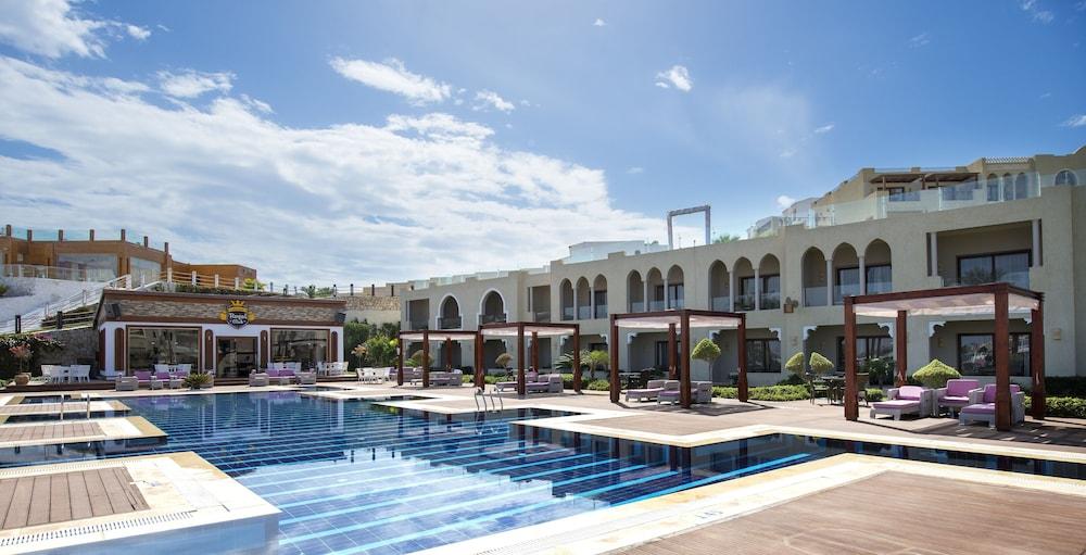 SUNRISE Arabian Beach Resort - Outdoor Pool