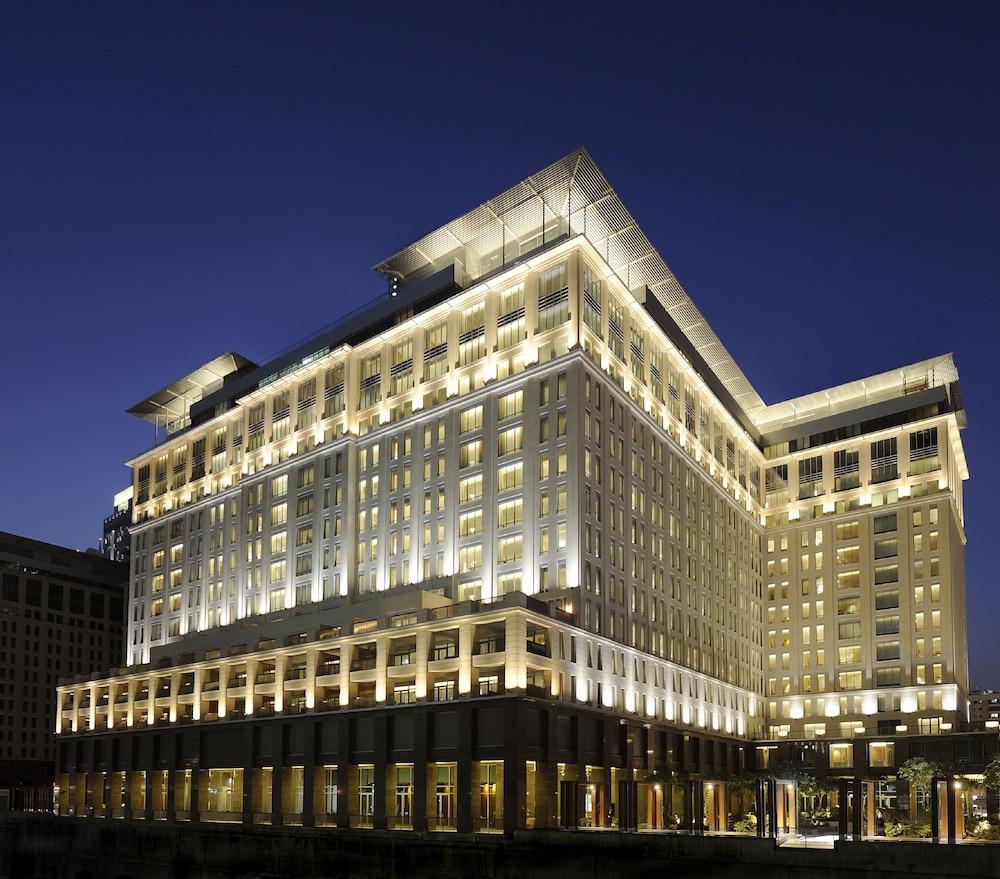 The Ritz-Carlton Executive Residences - Exterior