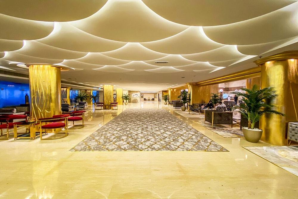 Mirage Bab Al Bahr Beach Hotel - Lobby Sitting Area