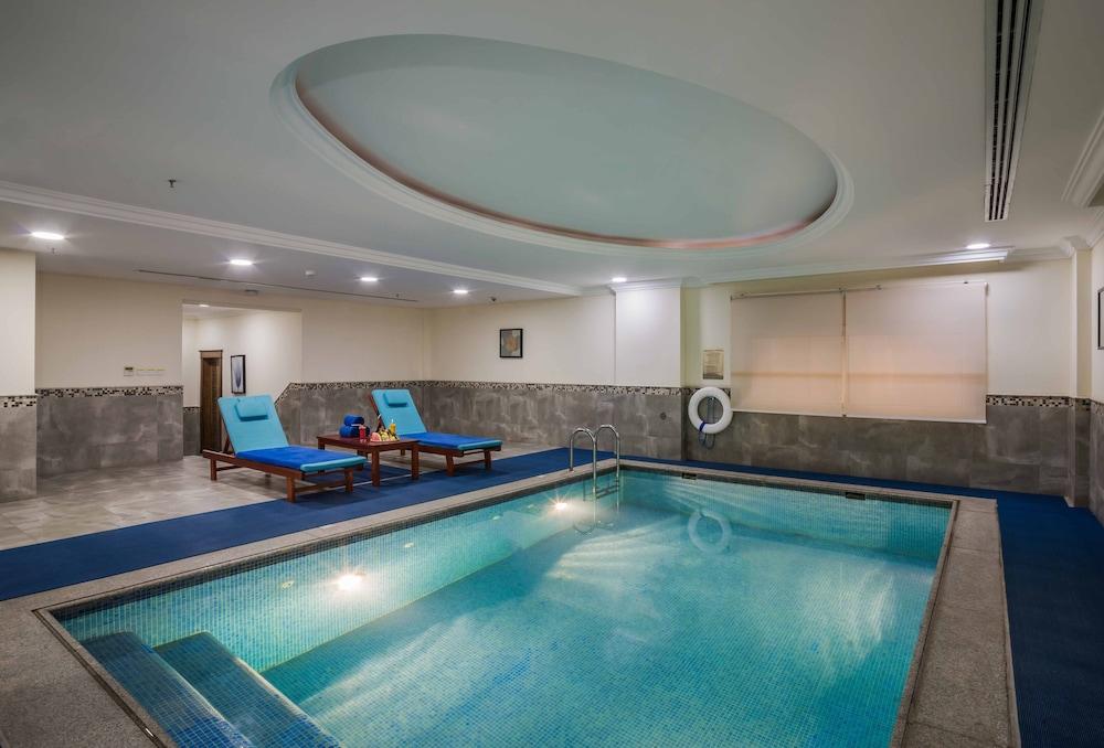 Gloria Inn Hotel - Indoor Pool