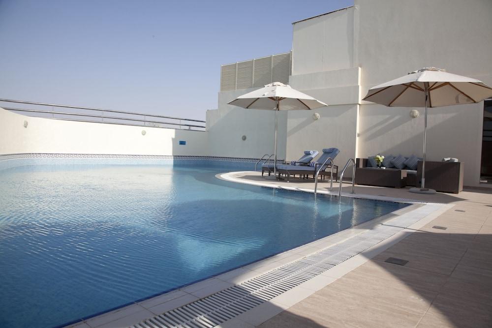 Grand Excelsior Hotel Al Barsha - Rooftop Pool