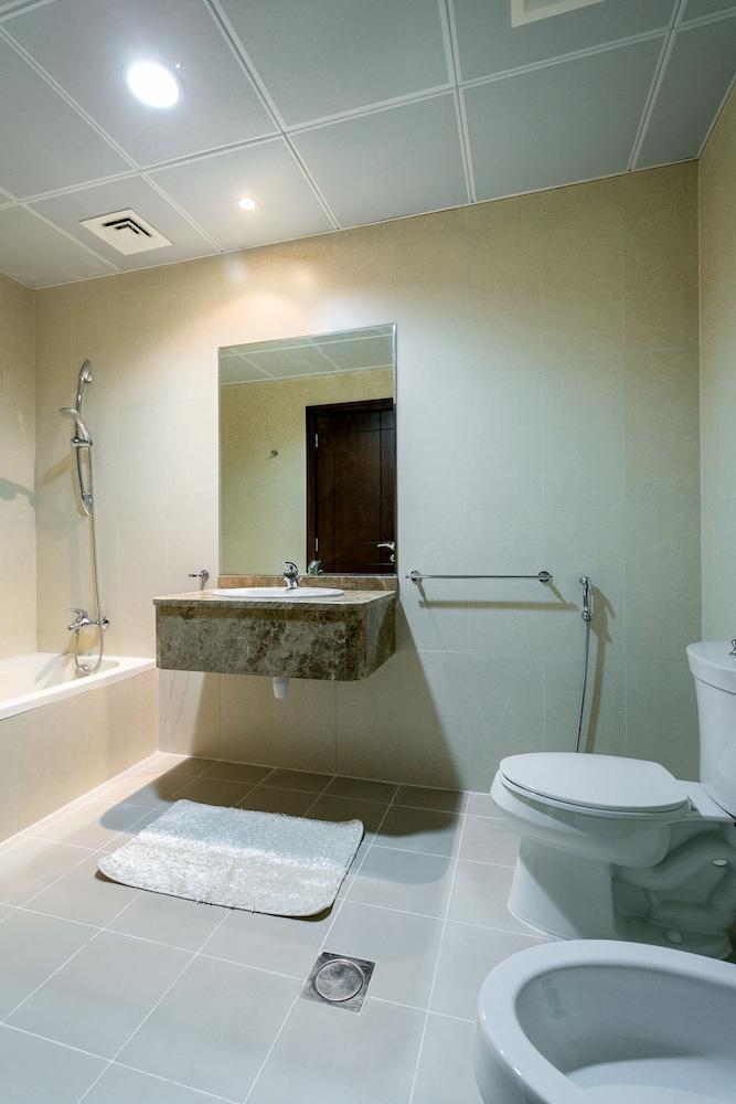 One Perfect Stay - Al Murad Tower - Bathroom
